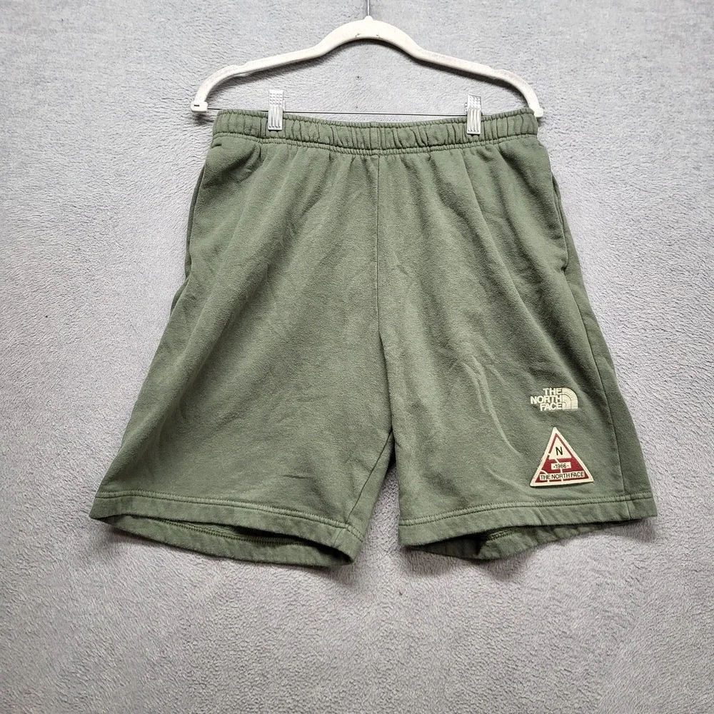 The North Face Men Activewear Shorts M Green Logo Embroidery Sweat Patch